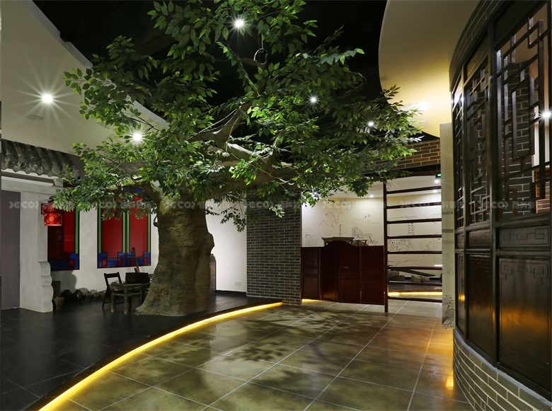 如何通過展館設(shè)計來創(chuàng)造一個引人入勝的展示場景？